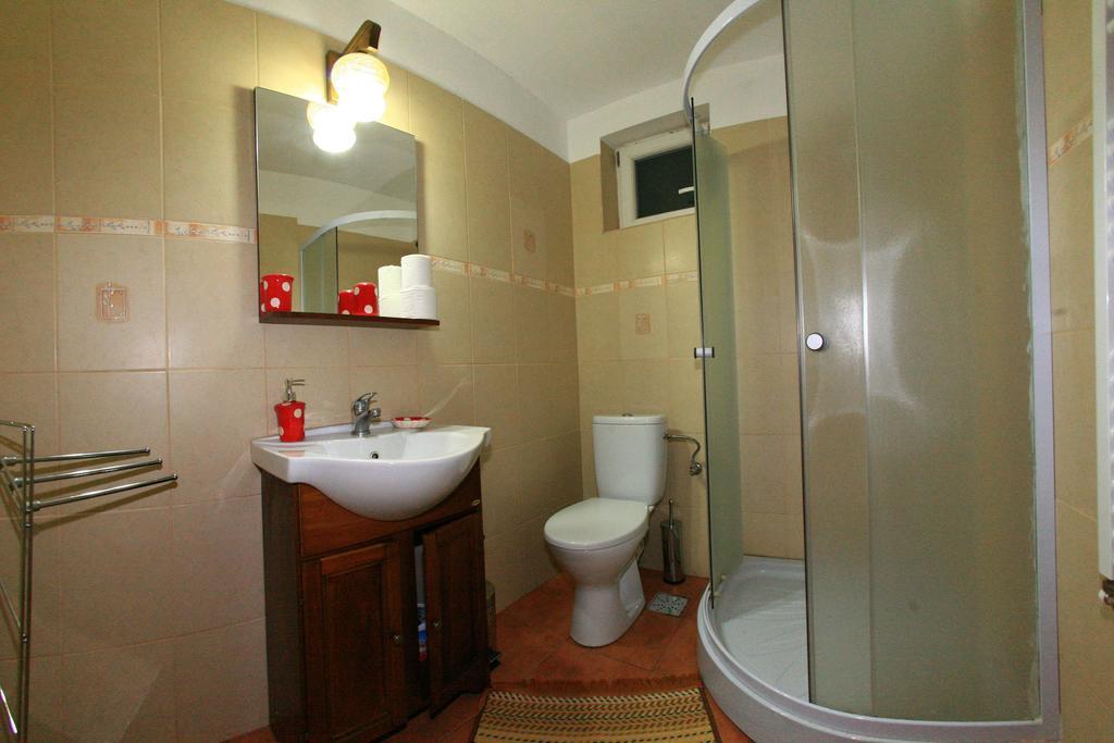 Cuibul Salamandrelor Sarmizegetusa Quarto foto